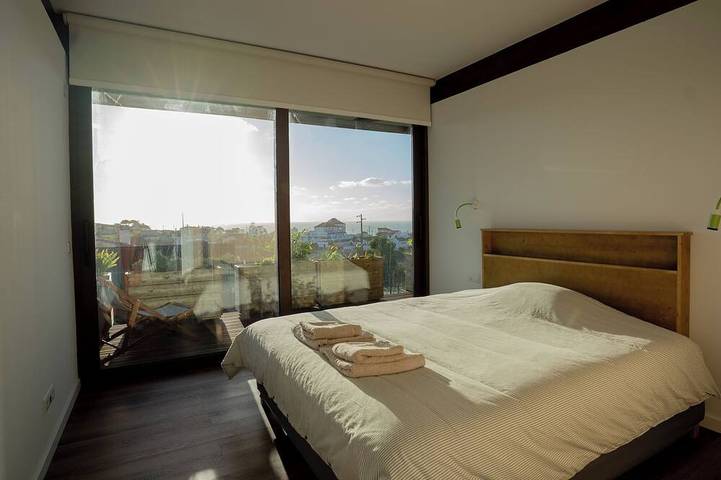 Casa Aalto - Architectural Cliffside Ocean Retreat in Azenhas do Mar, Costa de Lisboa