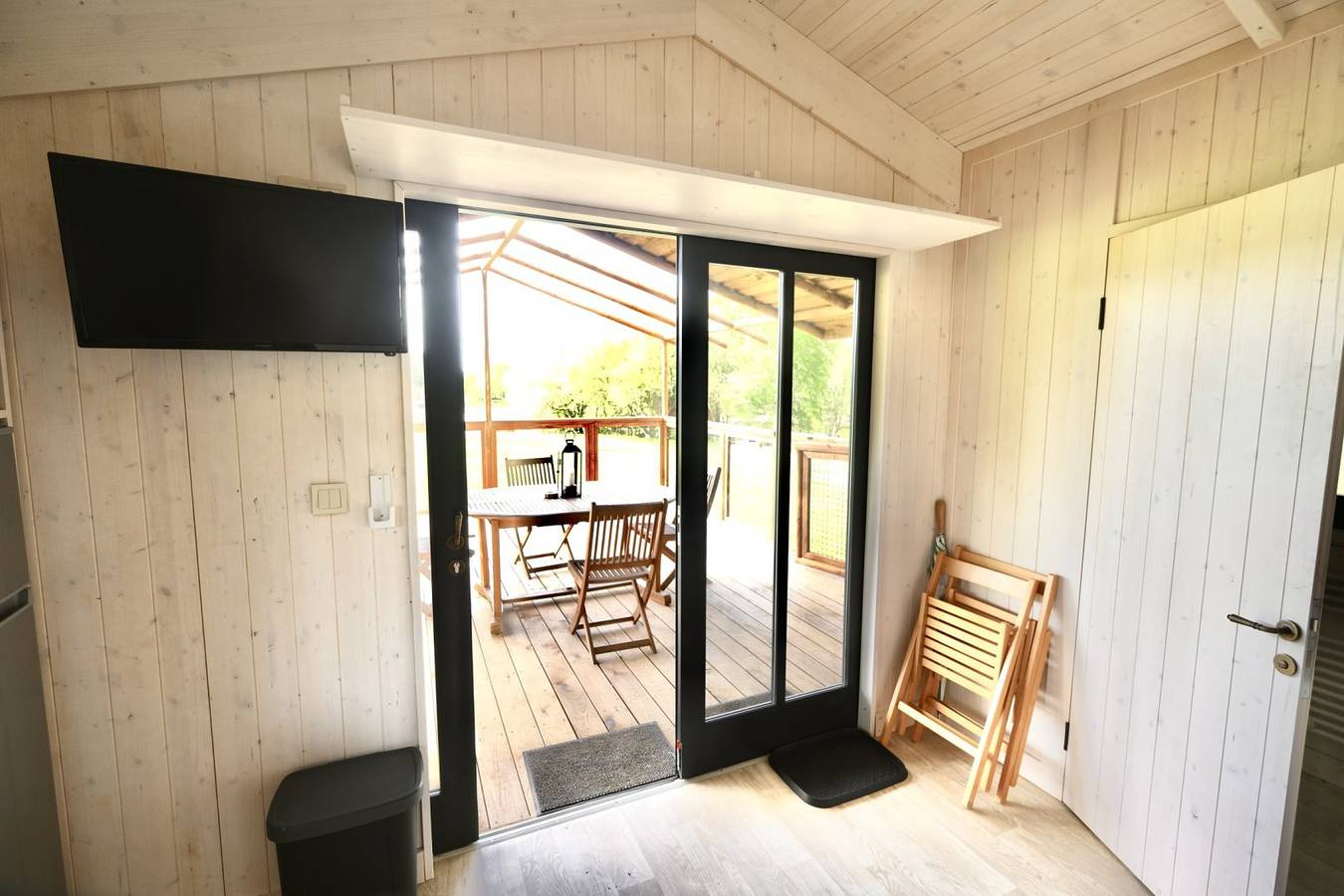 Les Cabanes de Lara – "Cape Town", terrasse in Ménesplet, Périgord Blanc
