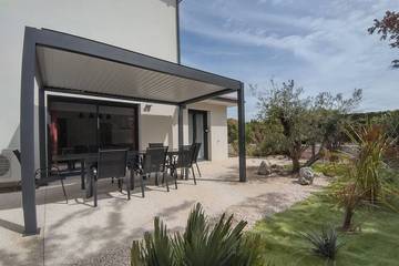 Gîte pour 12 personnes, avec terrasse et jardin, animaux acceptés à Tignieu-Jameyzieu