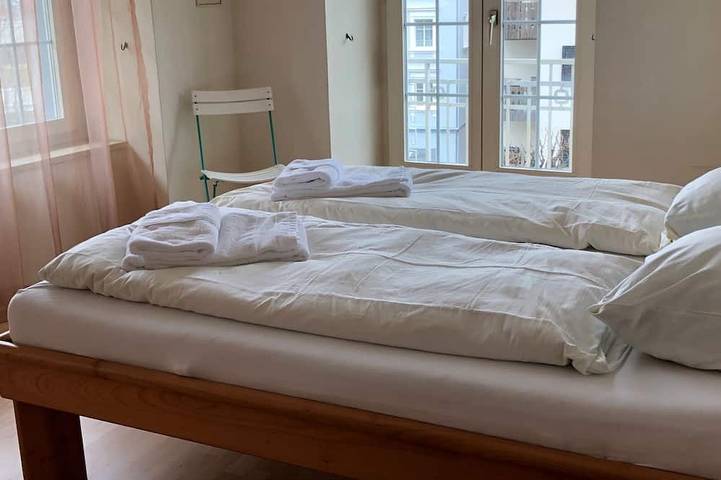 Ganze Wohnung, St. Gallerhof Apartment, (Bad Ragaz). 2-Zimmerwohnung mit 3 Balkonen in Pfäfers Bad, Bad Ragaz