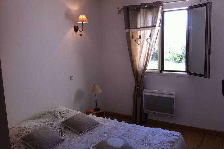 Location de vacances pour 6 personnes, avec terrasse et jardin à Saint-Privat-de-Champclos - 2