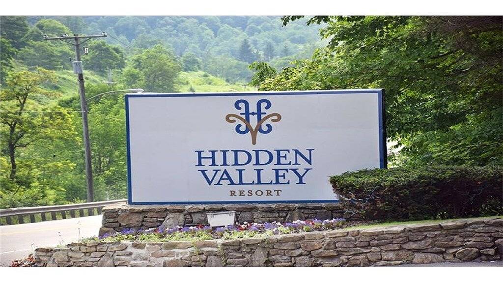 Ganze Wohnung, Eine gemütliche Eigentumswohnung im Herbst mit einer großartigen Aussicht auf das Hidden Valley Resort - familien- / kinderfreundlich in Hidden Valley, Pennsylvania