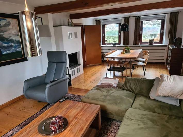 Location de vacances pour 8 personnes, avec jacuzzi et sauna ainsi que jardin et piscine à Butgenbach - 4