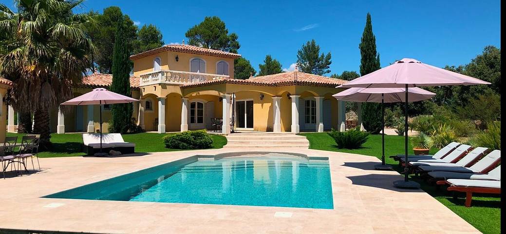 Chambre d’hôte pour 2 personnes, avec jacuzzi ainsi que piscine et jardin à Taradeau