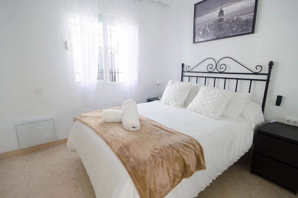 Strandbungalow in Estepona mit privatem Patio und Klimaanlage in Saladillo Benamara, Estepona