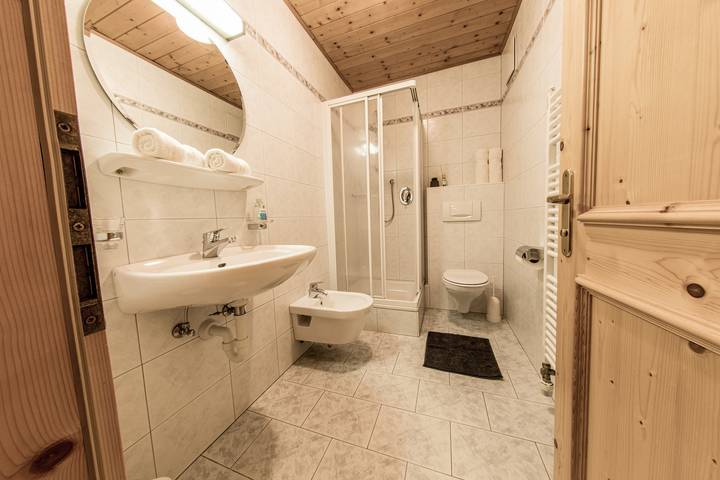 Hel studio-lejlighed, Studio for 3 personer med have in Lago di Braies, Prags