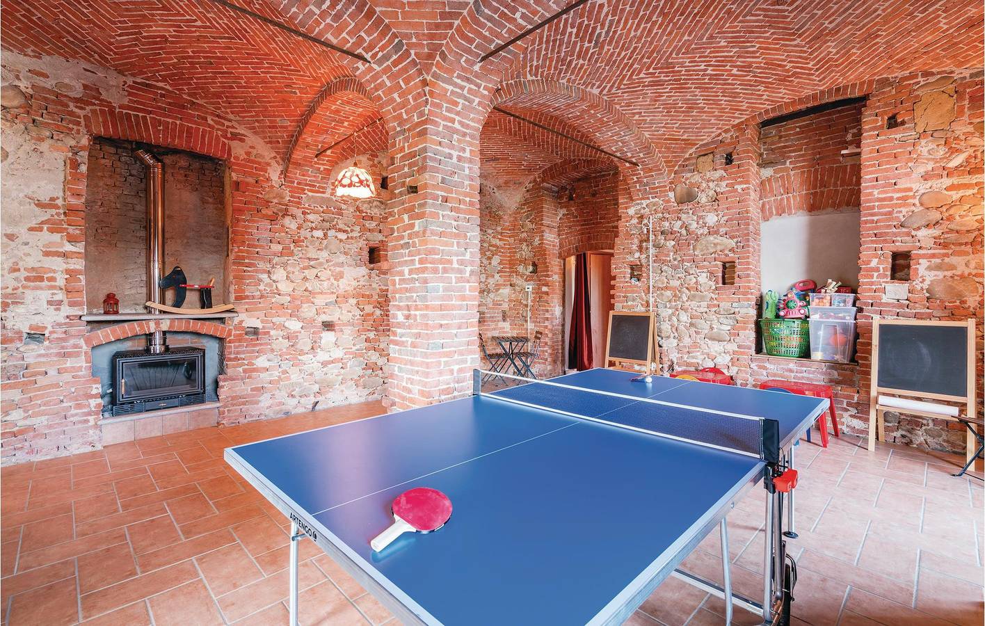 Apt avec piscine près de Lequio Tanaro in Lequio Tanaro, Langhe