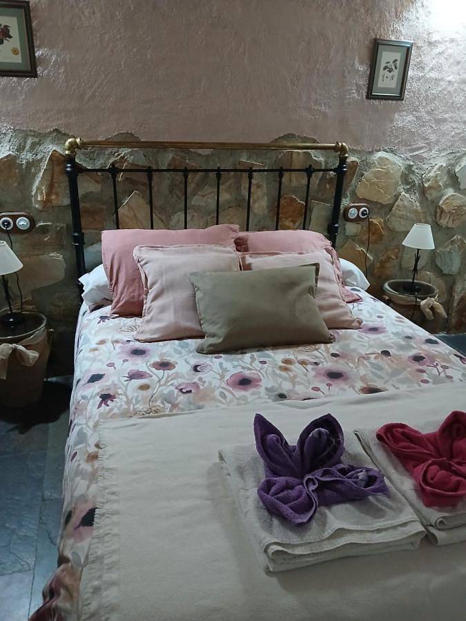 Casa rural para 4 personas, con Terraza además de Jardín y Vistas en Arroyomolinos de León - 3