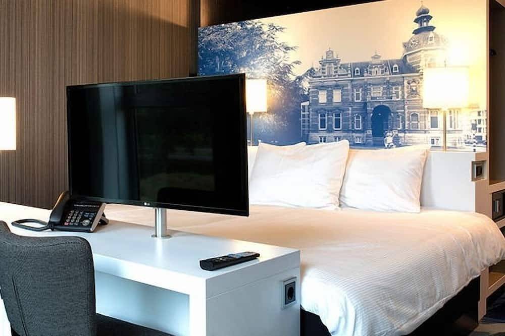 Relax in Style at our Modern Room Close to Autotron and Speeltuin Elckerlyc in Oss, Nordbrabant