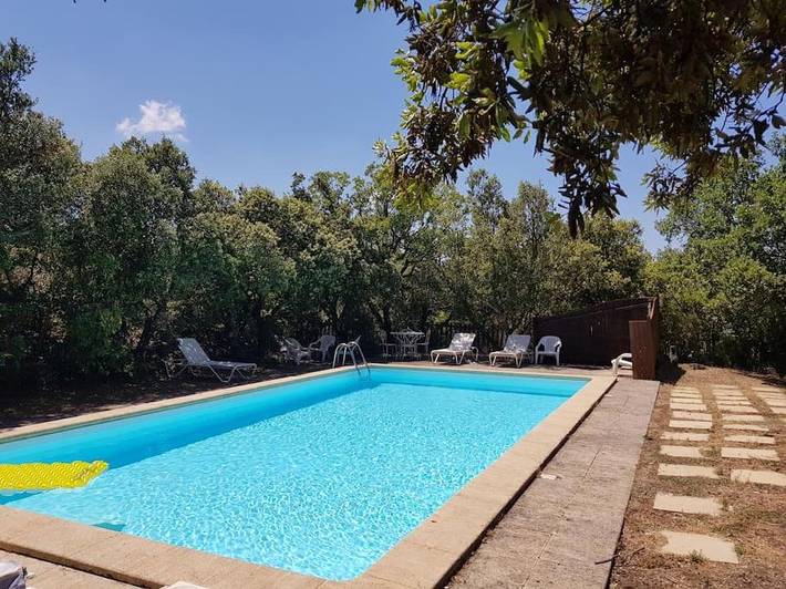Location de vacances pour 10 personnes, avec vue ainsi que piscine et jardin, animaux acceptés à Saignon - 2