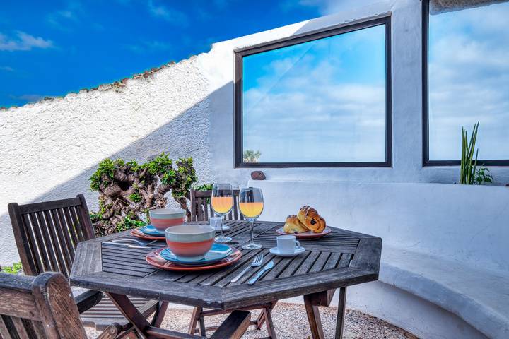 Location de vacances pour 4 personnes, avec vue sur l’océan et jardin dans Famara - 2