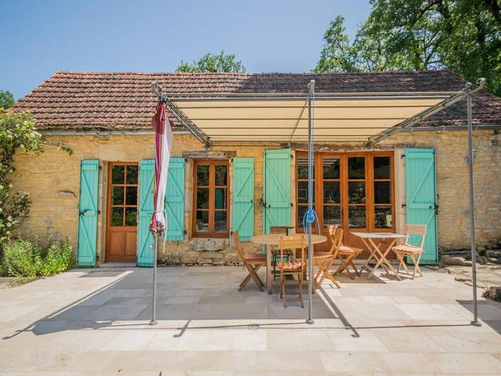 Location de vacances pour 6 personnes, avec piscine ainsi que jardin et terrasse, animaux acceptés à Lavercantière