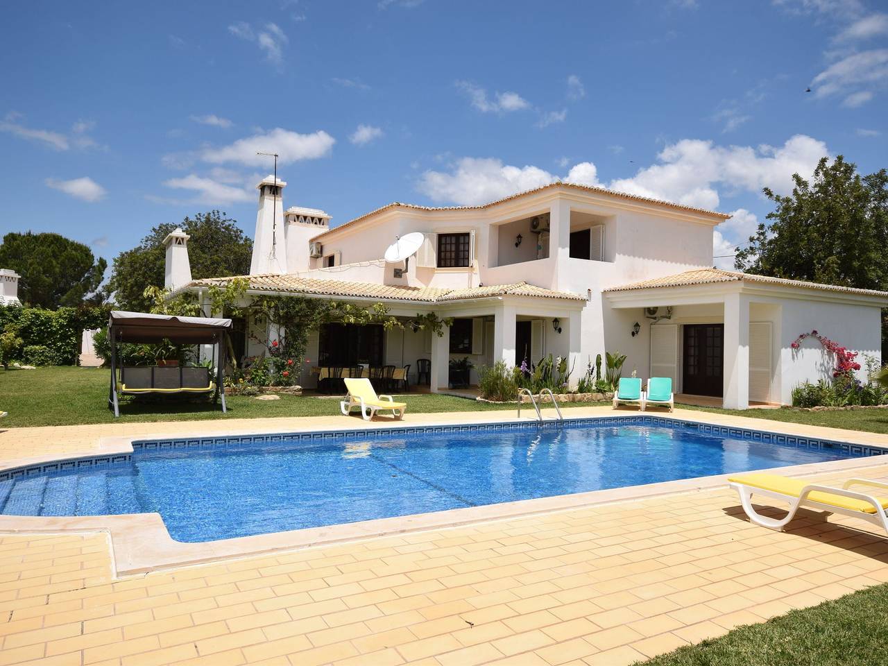 Villa para 10 pessoas com piscina in Ferreiras, Distrito de Faro