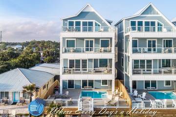 Vacation House for 31 Guests in Emerald Coast, Picture 1