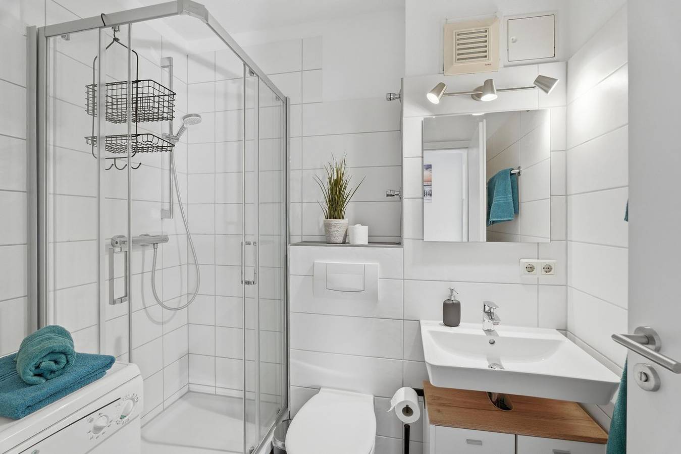 Ganze Wohnung, Komfortable Ferienwohnung mit Balkon und Parkplatz im Herzen von Zingst in Zingst, Fischland - Darß - Zingst