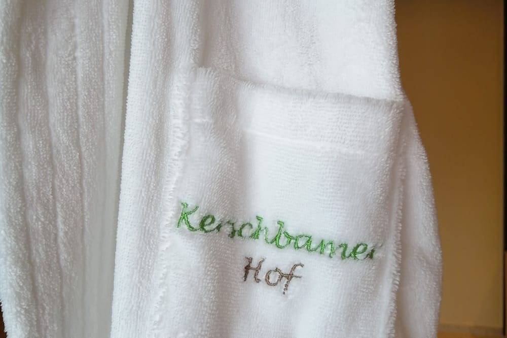 Ganze Wohnung, Quiet with a wonderful view, hiking from the farm, sauna, large pool, guest card in Kurtatsch an der Weinstraße, Nonsberggruppe