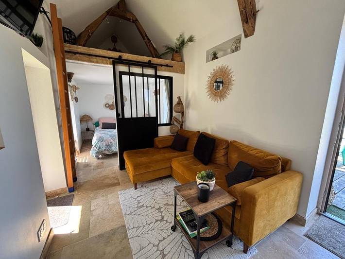 Gîte pour 4 personnes, avec vue ainsi que terrasse et jardin, animaux acceptés à Neuillé - 4