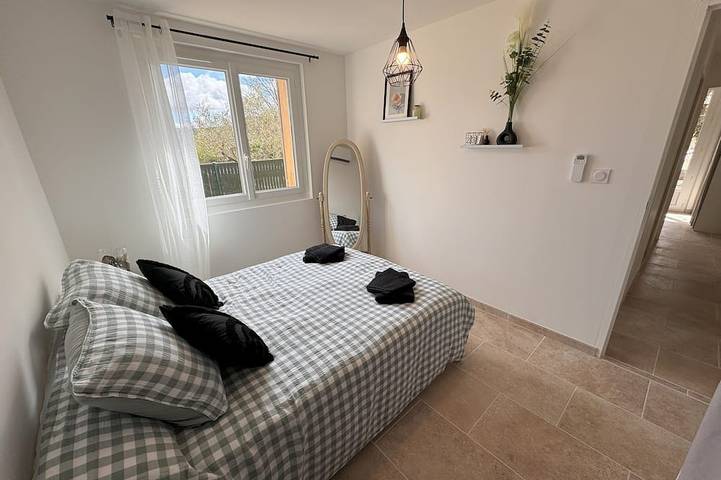 Location de vacances pour 6 personnes, avec jardin et terrasse à Le Pin - 3