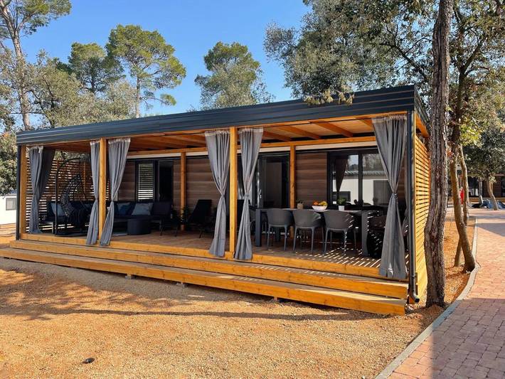 Camping für 8 Personen, mit Terrasse in Biograd na Moru