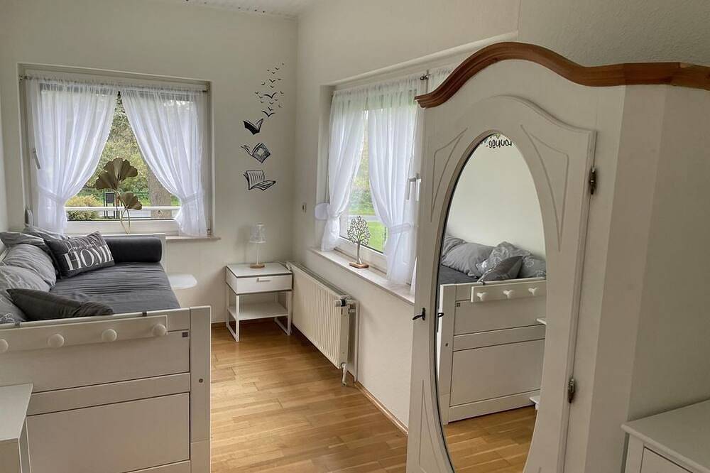 Ganze Wohnung, Ferienhaus Johannistal - Hundefreundliches Ferienhaus mit großem Garten in Altenkirchen (Westerwald), Altenkirchen & Umgebung