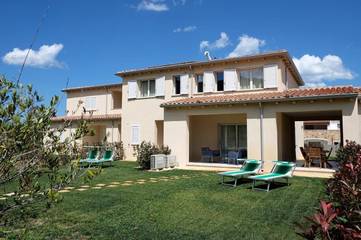 Maison d’hôte pour 2 personnes, avec vue ainsi que terrasse et jardin à San Teodoro
