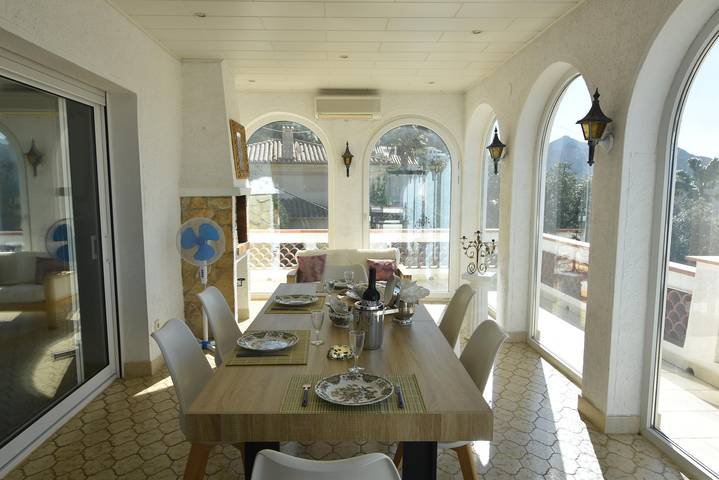 Villa exclusive à Mas Fumats, Roses, avec piscine privée et vues panoramiques spectaculaires sur la baie et la Méditerranée. in El Mas Fumats, Roses
