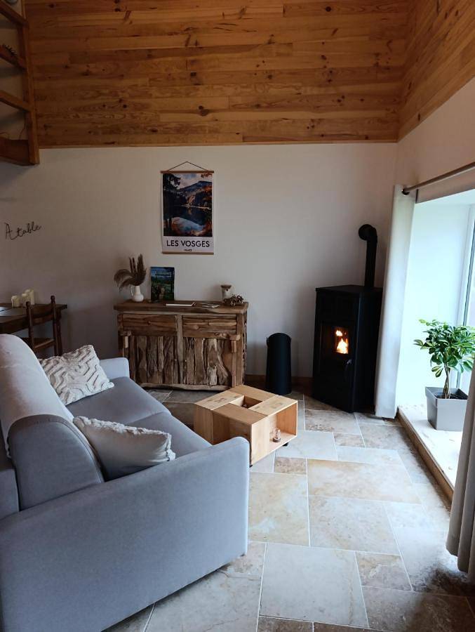 Location de vacances pour 3 personnes, avec jardin à Escles