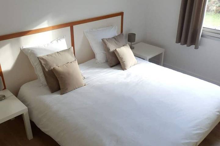 Location de vacances pour 10 personnes, avec jardin à Tréméoc - 3