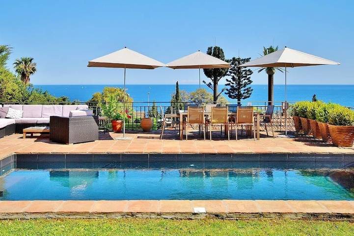 Villa pour 8 personnes, avec balcon et jardin à Vallauris