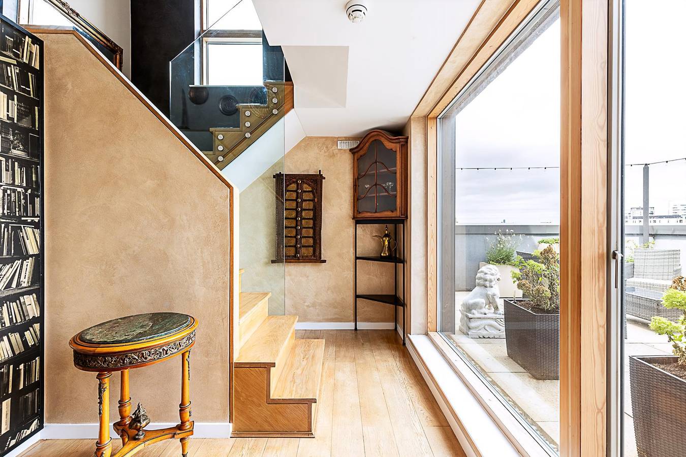 Hel lejlighed, Private Penthouse Above the Crowds in Wandsworth, London