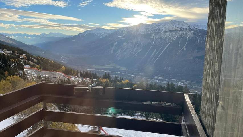 Gîte pour 4 personnes, avec jardin ainsi que vue et balcon à Mollens - 3