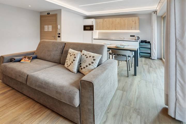 Apartamento entero, Apartamento 'Sbuffo Livigno' con vistas a la montaña, terraza privada y Wi-Fi in Livigno, Valtellina