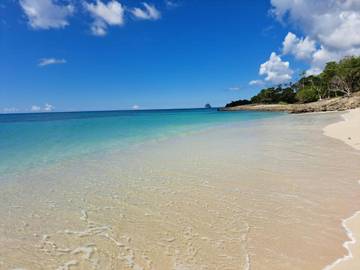 Gîte pour 4 personnes, avec terrasse et vue dans Anse Mabouyas