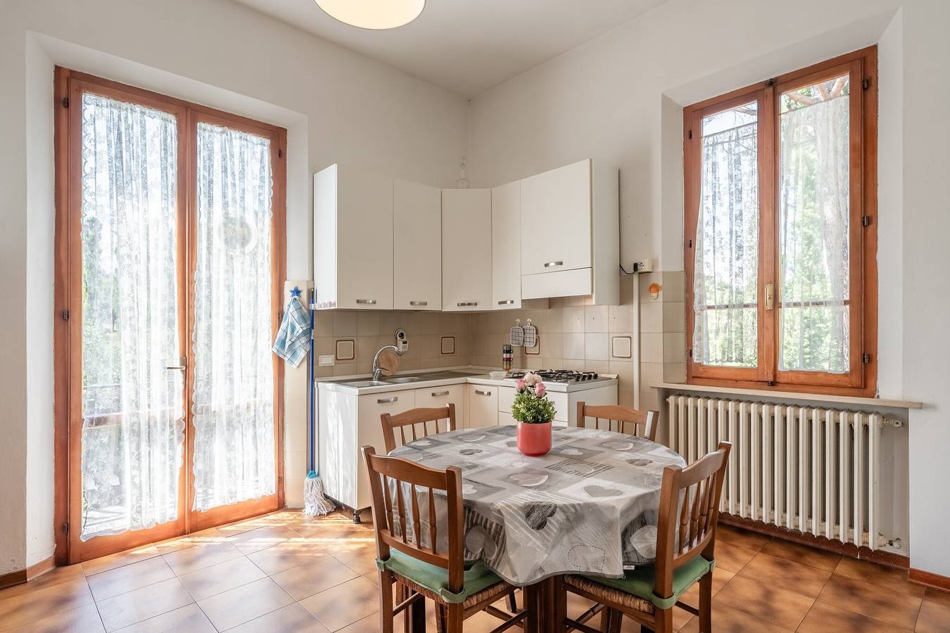 Holiday Home 'Ruben' with Shared Pool, Private Terrace and Wi-Fi in Fucecchio, Florence Province