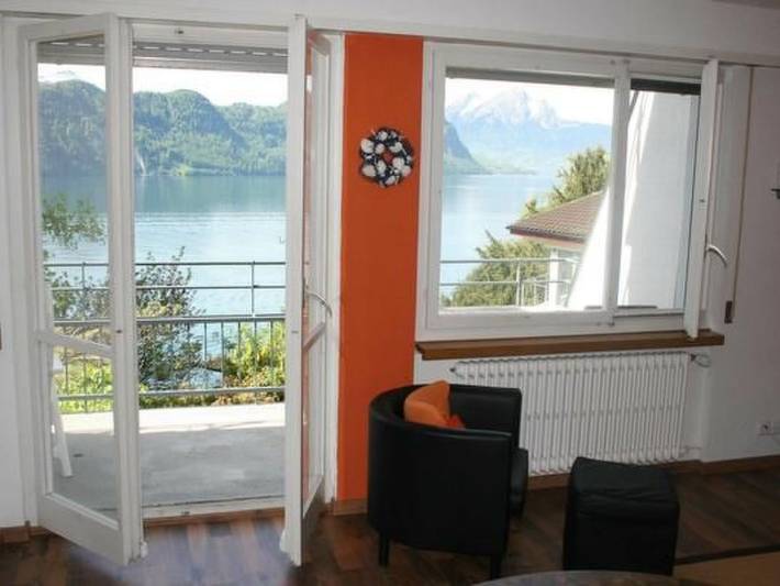 Ferienwohnung für 2 Personen, mit Balkon und Garten sowie Seeblick am Vierwaldstättersee - 2