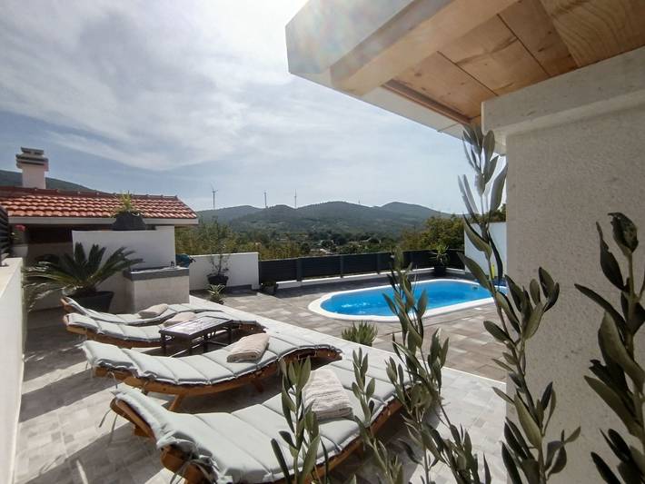 Ferienhaus für 6 Personen, mit Balkon und Pool