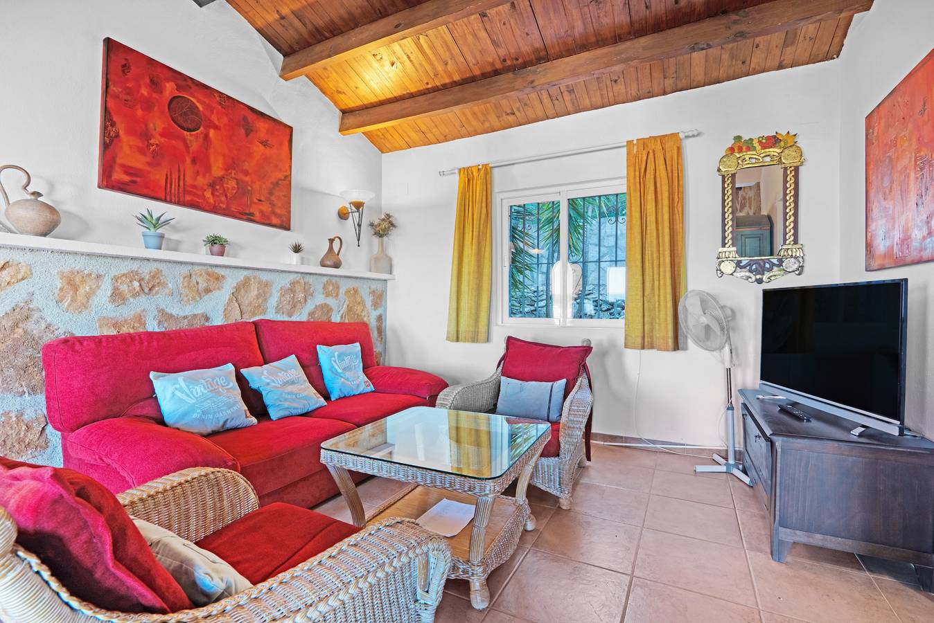 Villa 'Isabella' con piscina privada, Wi-Fi y aire acondicionado in Montgó, Dénia
