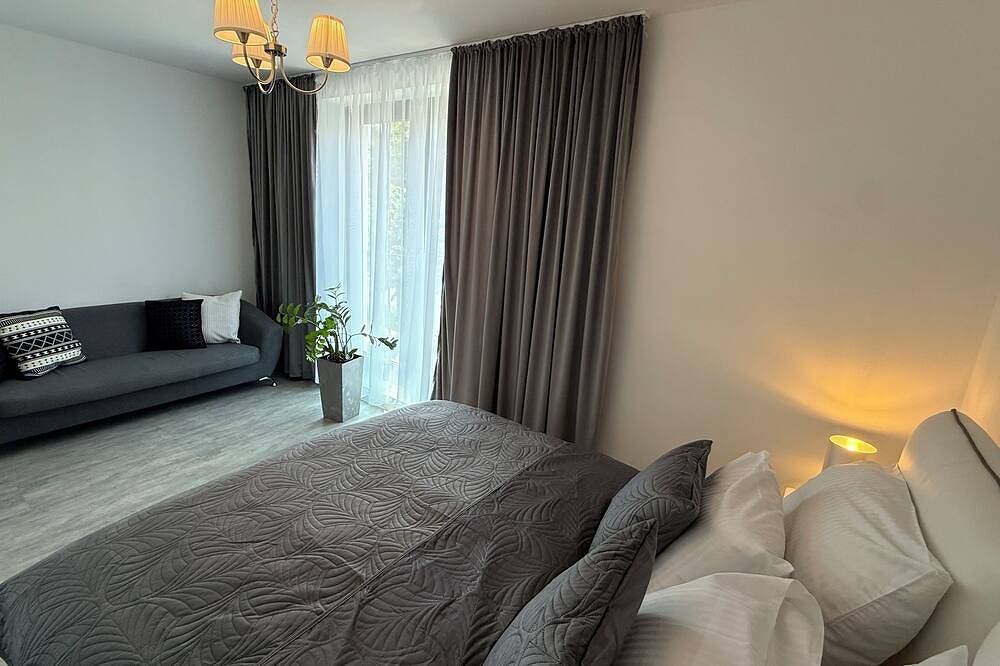 Ganze Wohnung, Charming 2-bedroom family-friendly apartment with Wifi and Ac in Senec in Bratislava und Umgebung