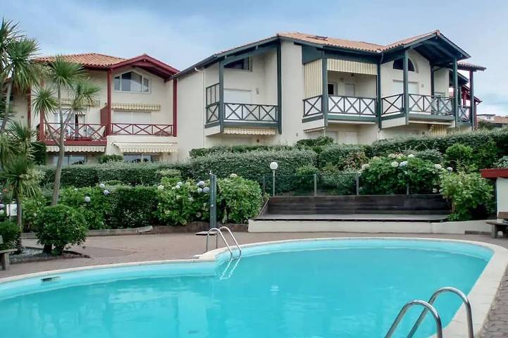 Gîte pour 5 personnes, avec balcon et piscine dans Golf d'Ilbarritz