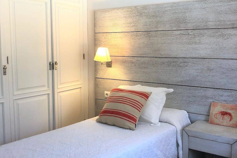 Ca'n Turicano In Porto Petro With Private Pool, Lovely Garden, Wi-Fi. (Vt/0184) in Portopetro, Santanyí