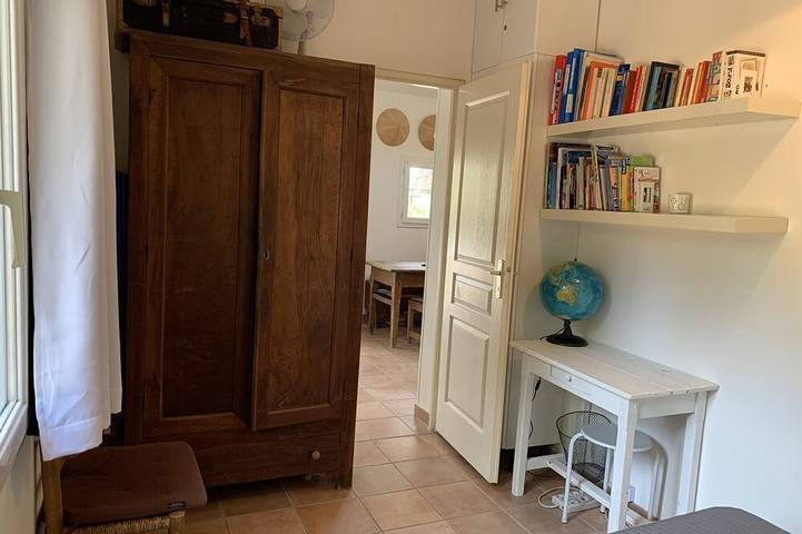 Near Aix-en-provence, country house, with pool without vis-à-vis in Aix-en-Provence, Mediterranean Coast (France)