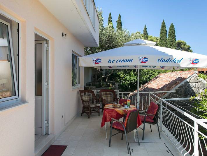 Apartment for 3 people, with terrace, child-friendly in Cavtat