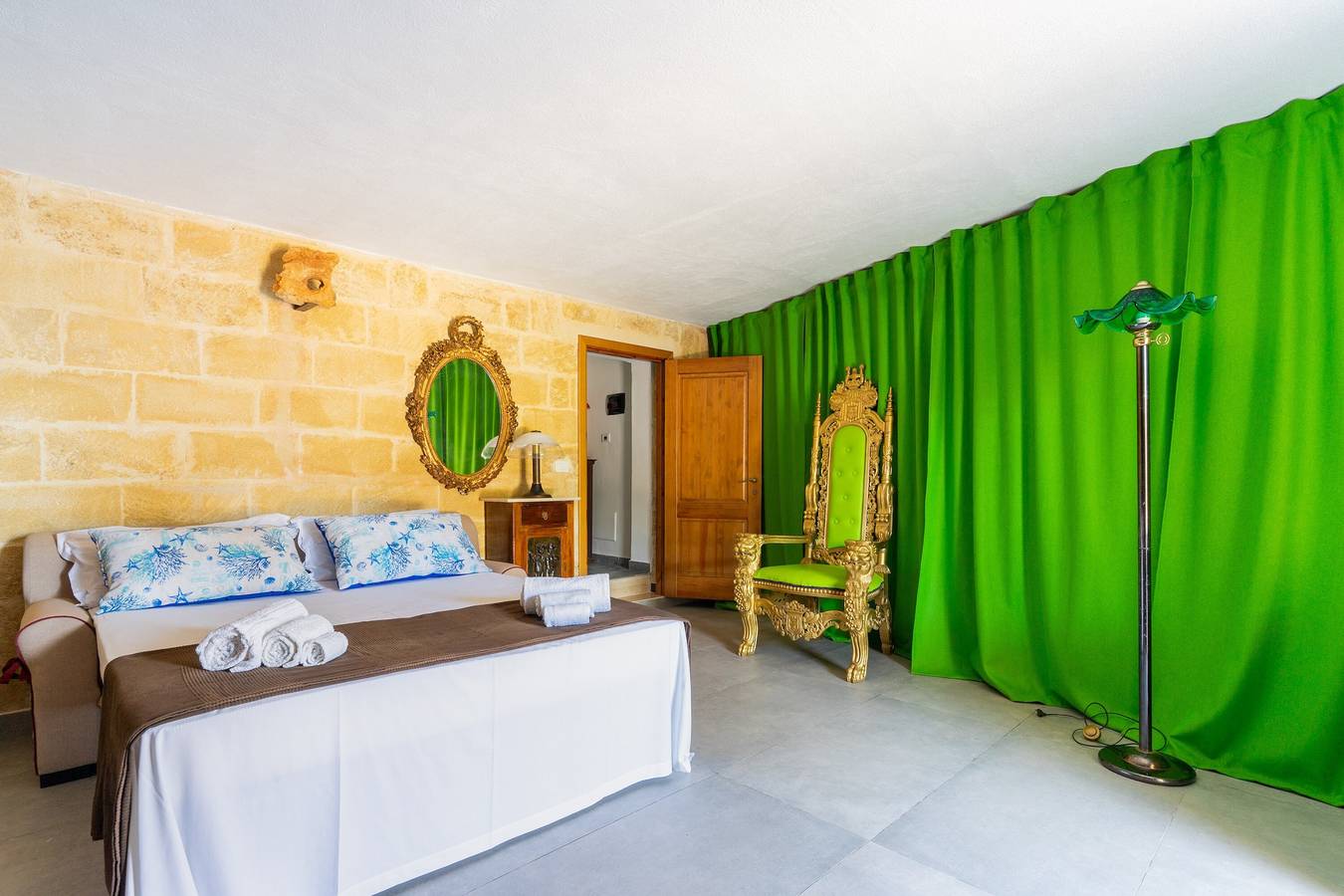 Chambre « Masseria Le Dimora, Stanza 6 » avec piscine partagée, Wi-Fi et climatisation in Baia Verde, Golfe de Tarente