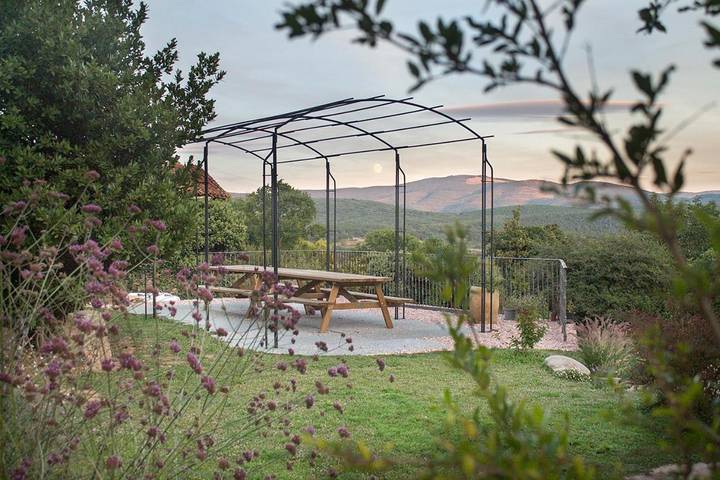 Casa rural para 44 personas, con vistas además de vistas al lago y jardín en La Rioja - 2