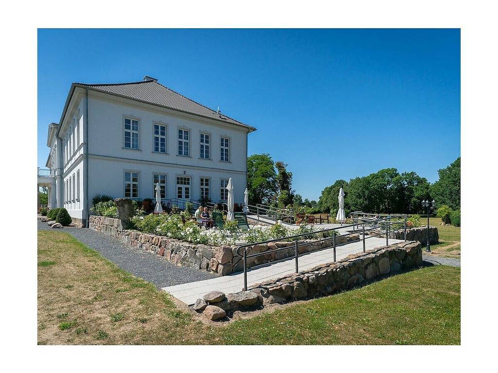Gutshaus Groß Helle in Mölln (Mecklenburg), Müritz