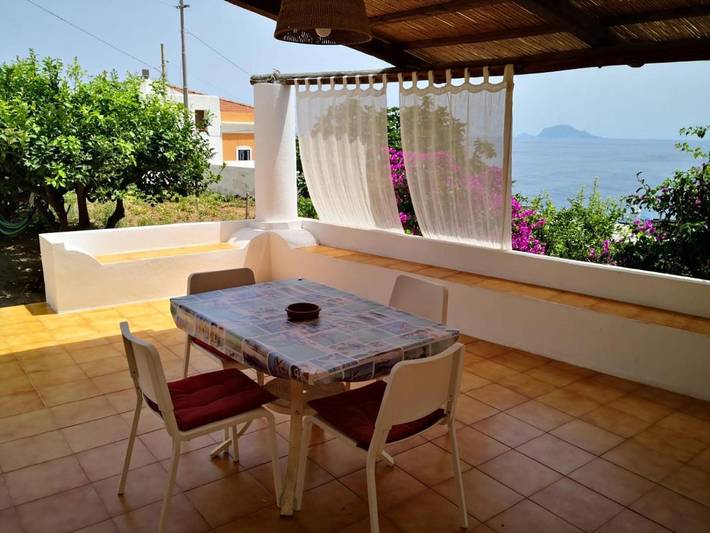 Casa vacanza per 4 persone, con Terrazza e Giardino nonché Panorama in Salina