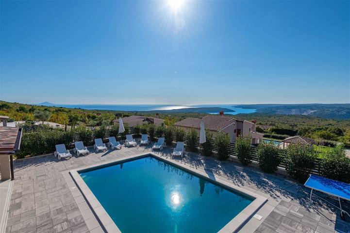 Villa pour 10 personnes avec piscine in Raša, Côte Est de l'Istrie