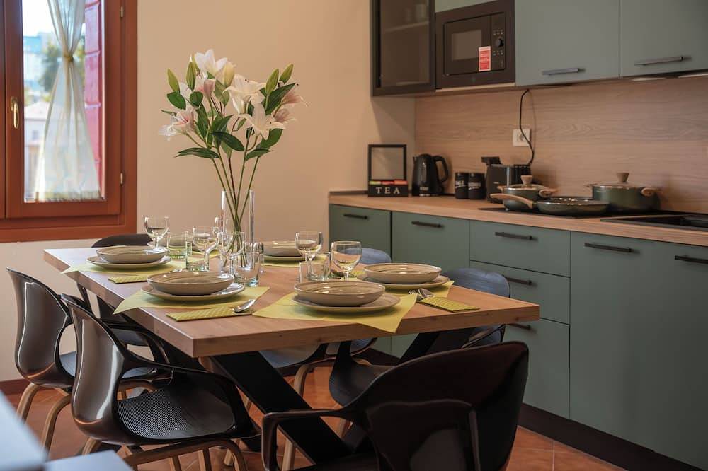 Appartamento intero, Stylish 3Br, 2Ba House Near Venice · Modern AC, Smart TVs, Sleeps 8 in Mestre, Venezia