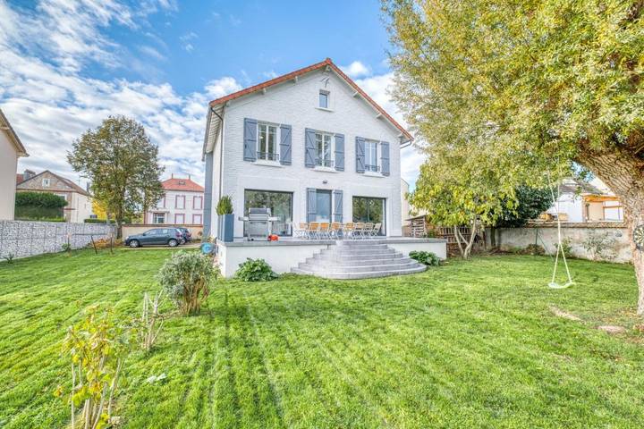 Villa pour 10 personnes, avec jardin dans Seine-et-Marne