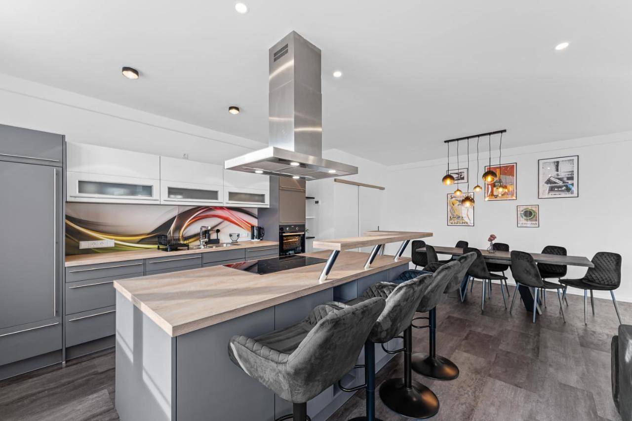 Ganze Wohnung, Illler Homes Memmingen Moderne Fewos für bis zu 7 Pers mit Küche & Parkplätzen, teilweise mit Terrasse in Memmingen, Bayerisch Schwaben